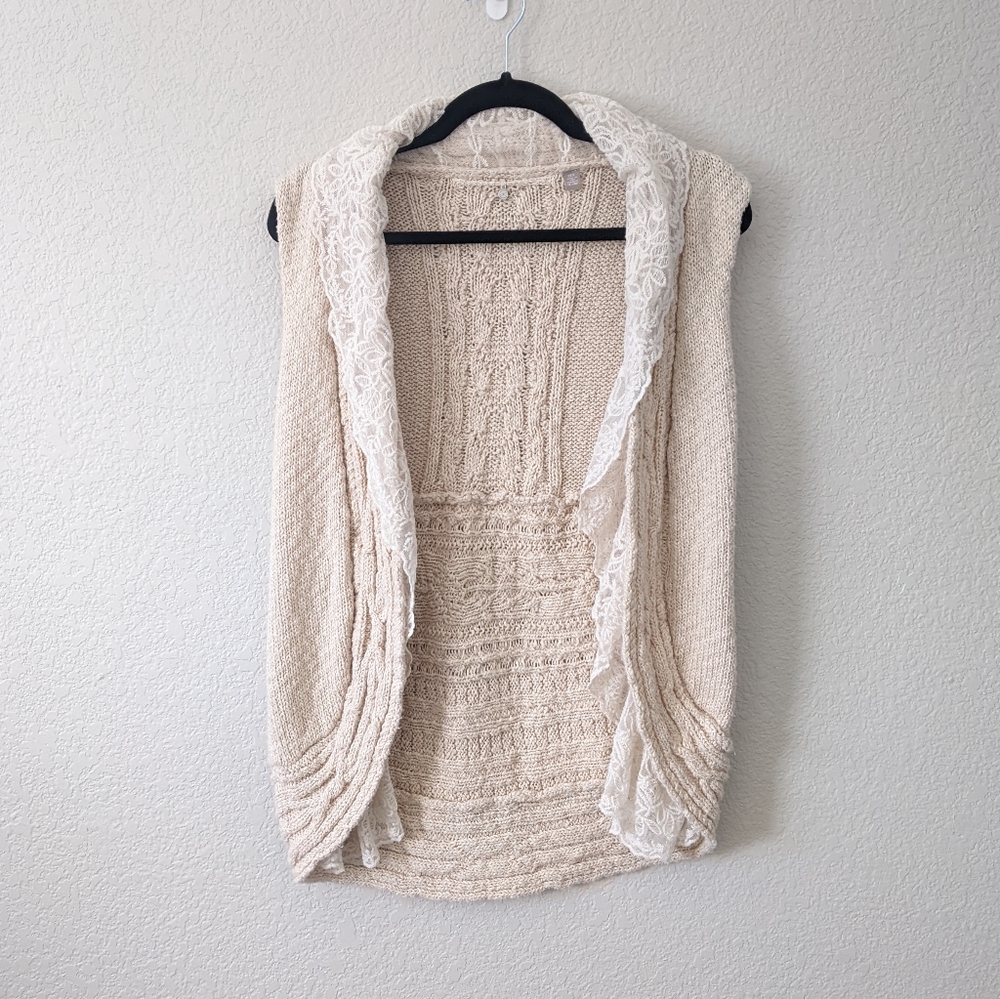 Anthropologie Knitted and Knotted XS/S Ivory knit vest with lace trim